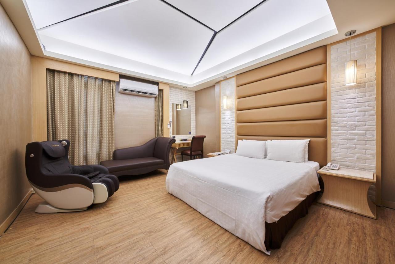 Cigar Motel Tainan Extérieur photo