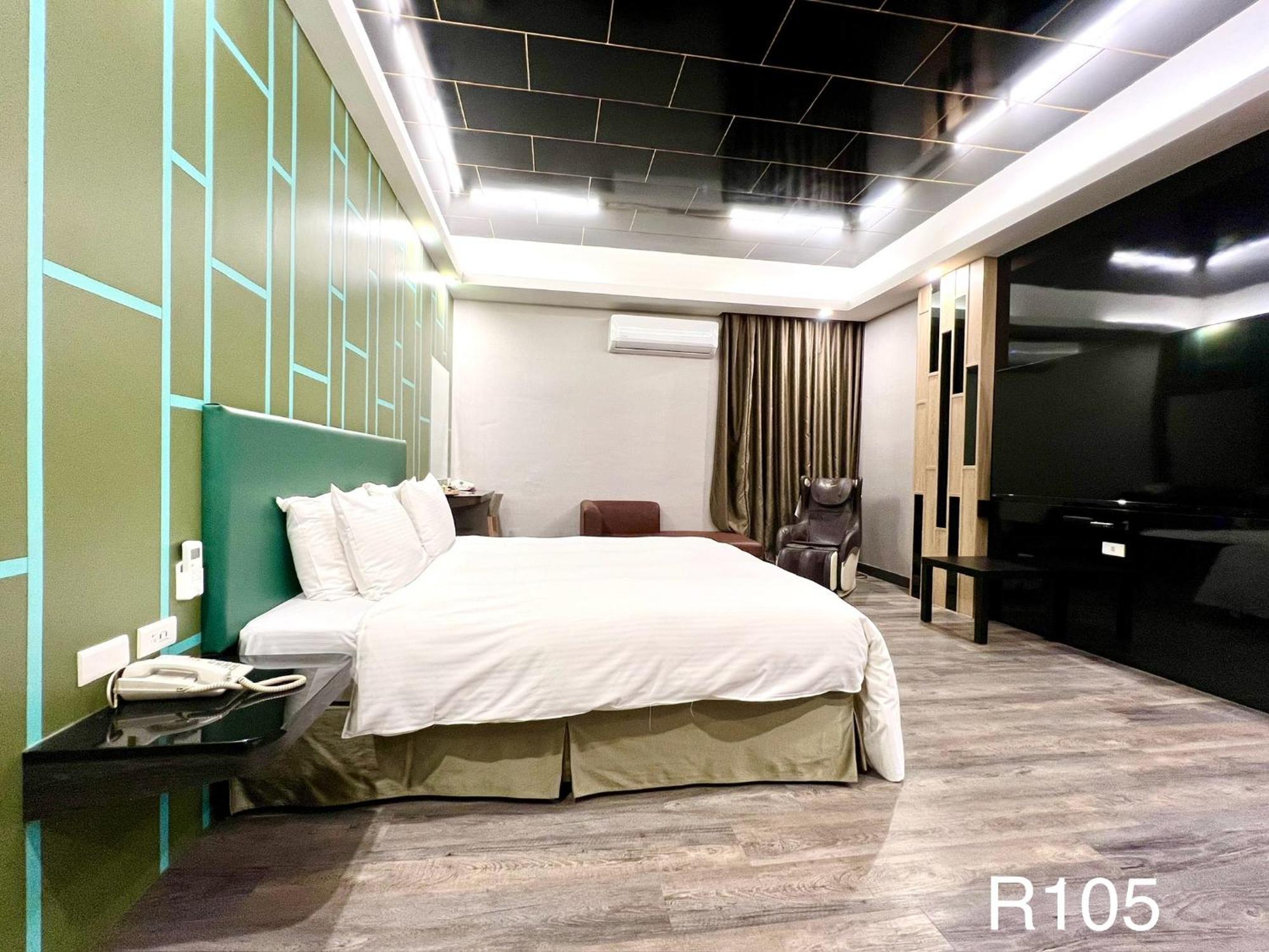 Cigar Motel Tainan Extérieur photo