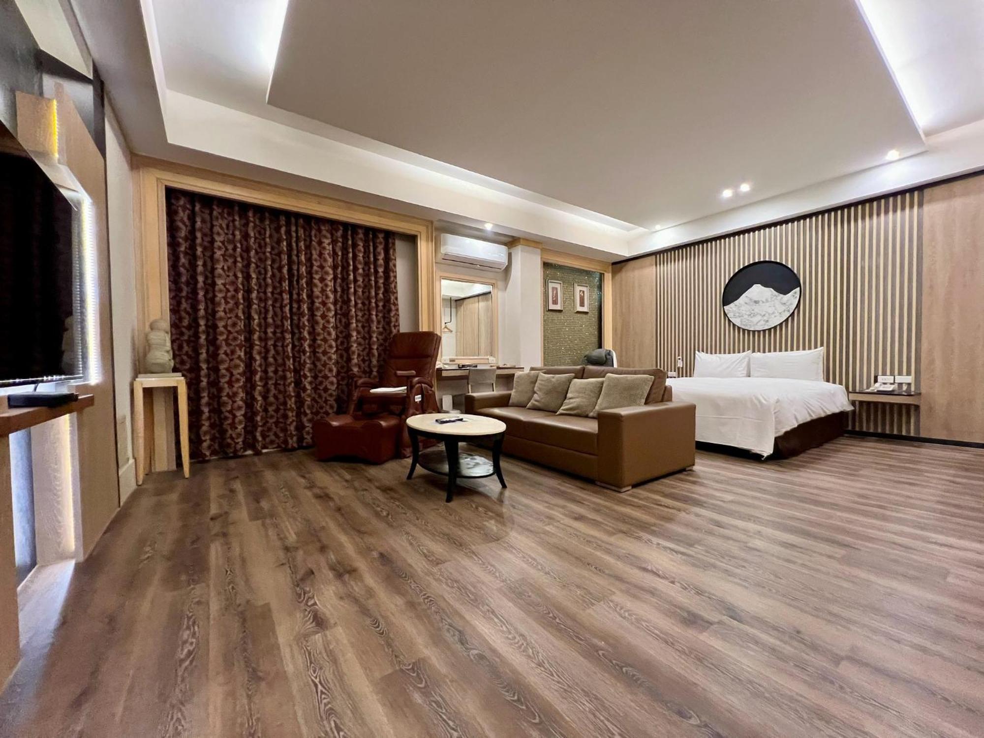 Cigar Motel Tainan Extérieur photo
