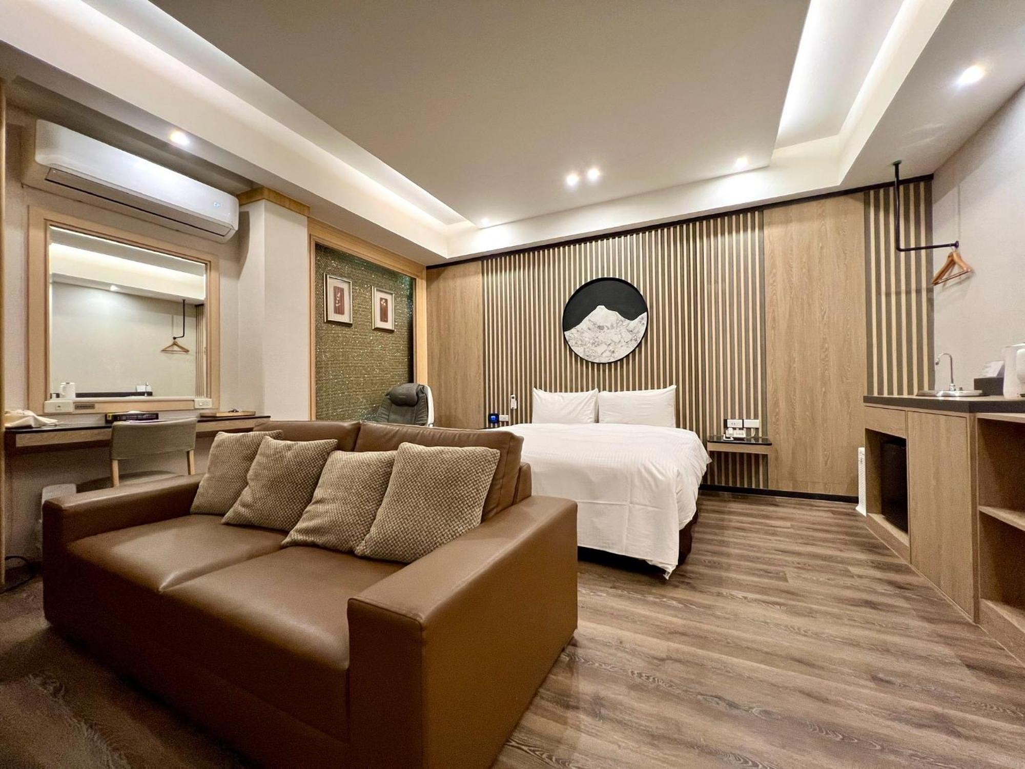 Cigar Motel Tainan Extérieur photo